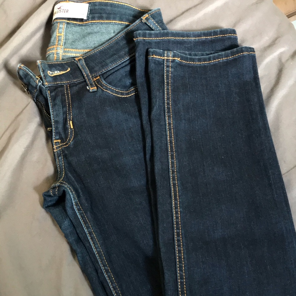 Like new navy Hollister Jeans